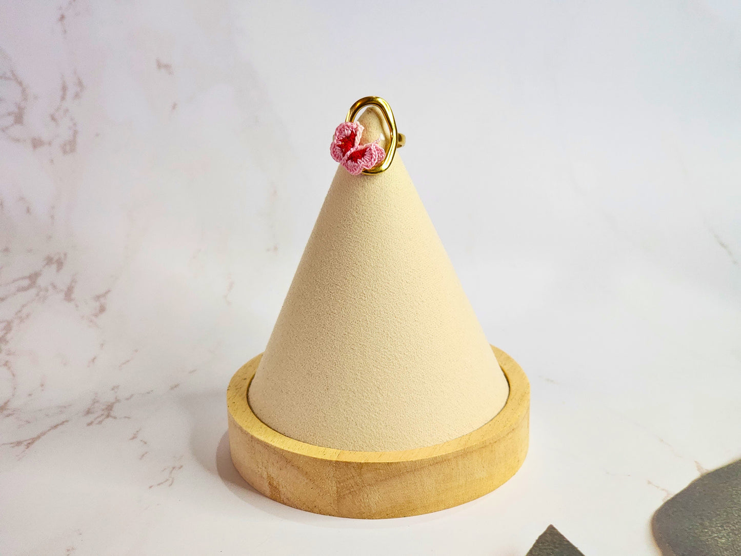 Micro-crochet Pink-Red Butterfly Ring