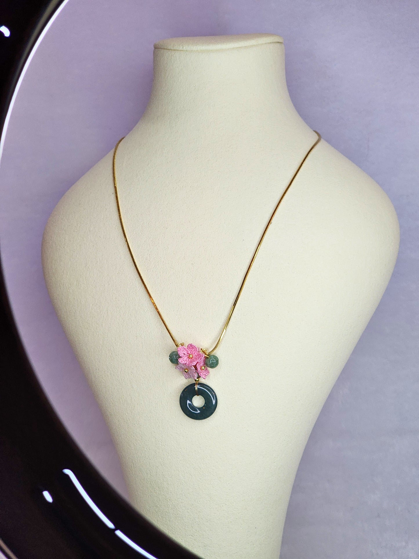 Hetian Jade Peace Buckle & Jadeite necklace with pink micro-crochet peach blossoms for prosperity. On 916 gold necklace.
