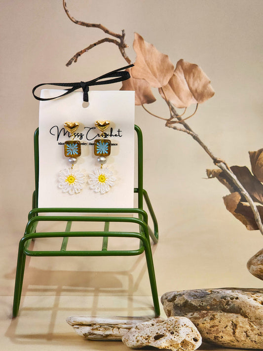 Vintage & Daisies Gold Heart Micro-crochet Earrings - Charmingly Lovely