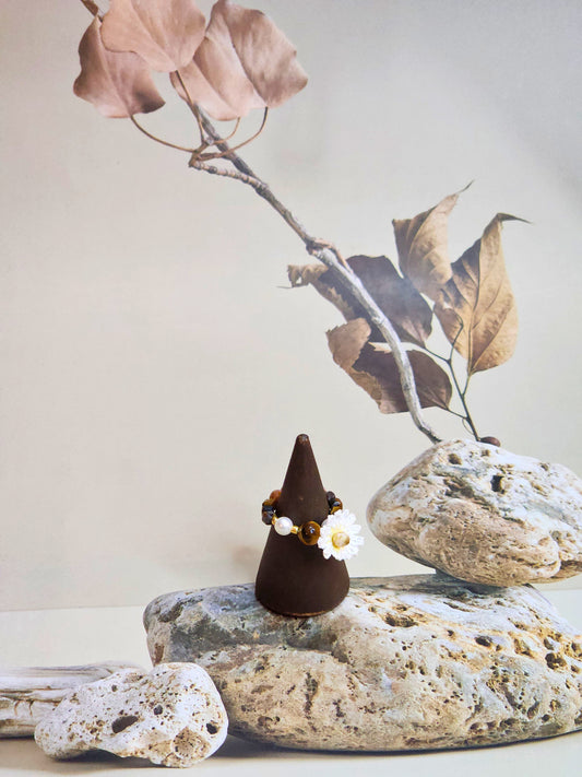 Tiger's Eye beaded ring with Baroque Pearls & gold-plated spacer beads. Accented with a handcrafted micro-crochet daisy. 