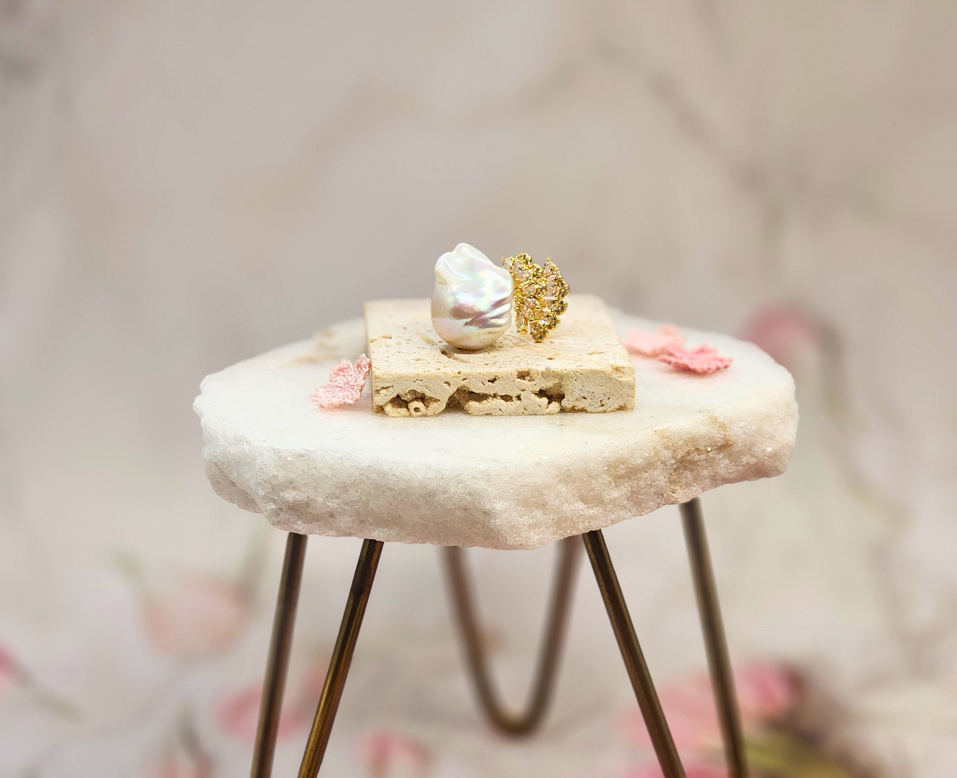 Magnificent 20×23mm Baroque pearl ring. Exceptional lustre and flawless. 18K gold-plated ring adorned with cubic zirconia peacock tail motif.