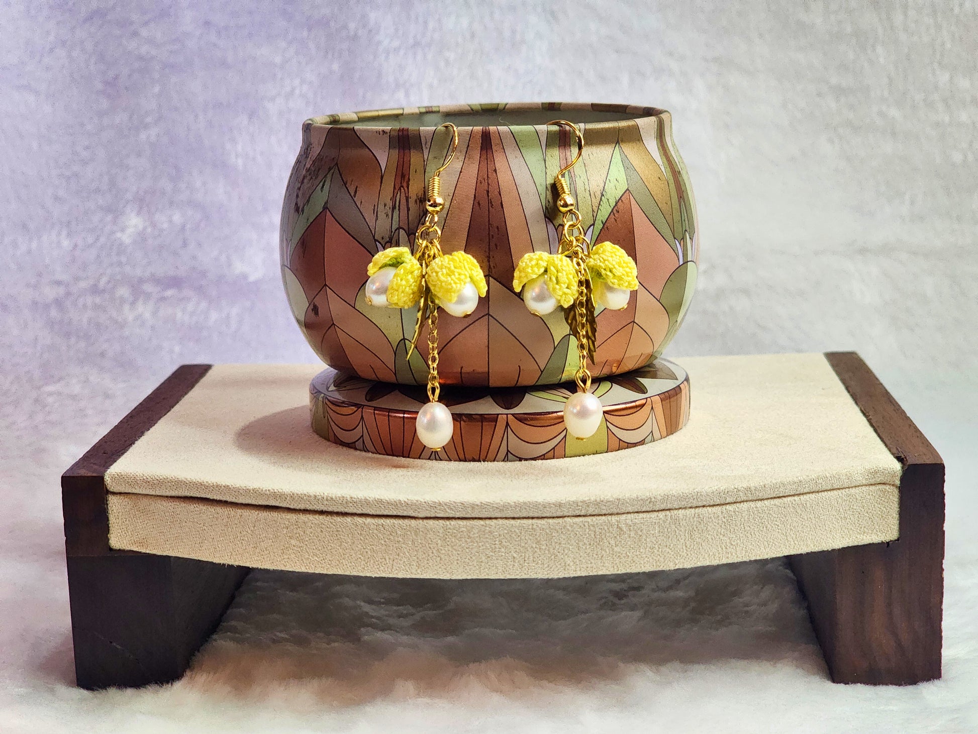 Handcrafted micro-crochet snowdrops and 6-7mm pearls dangling earrings. 18K gold-plated findings & hooks. 