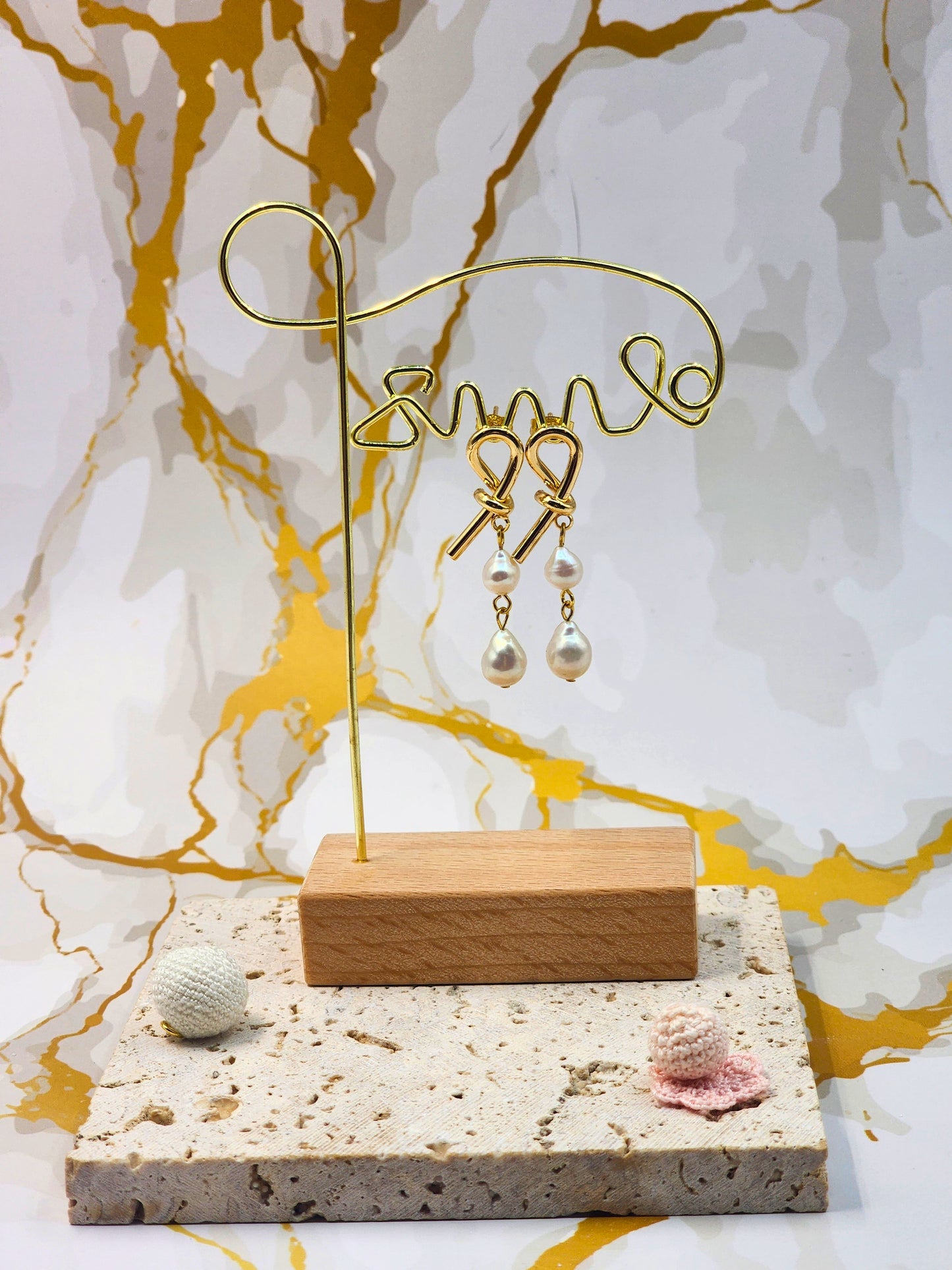 Chandelier earrings featuring selectively curated 7-9mm Aurora-grade teardrop-shaped pearls. Styled with 18K gold-plated studs & S925 needles.